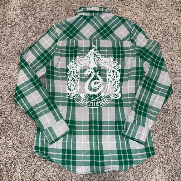 Harry Potter Plaid Flannel Shirt Women’s S Button Up Long Sleeve Slytherin House - Picture 2 of 7